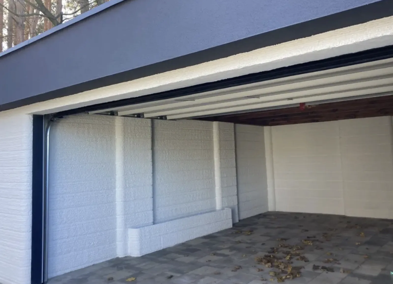 A garage with FORTBLOCK block walls