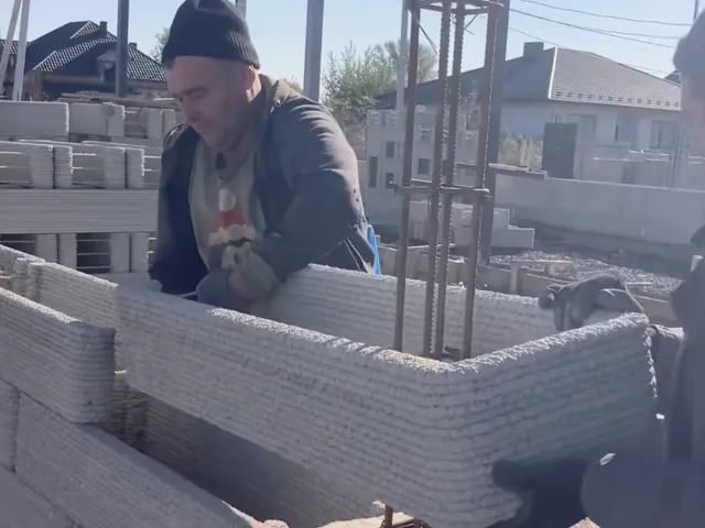 Laying FORTBLOCK blocks on site